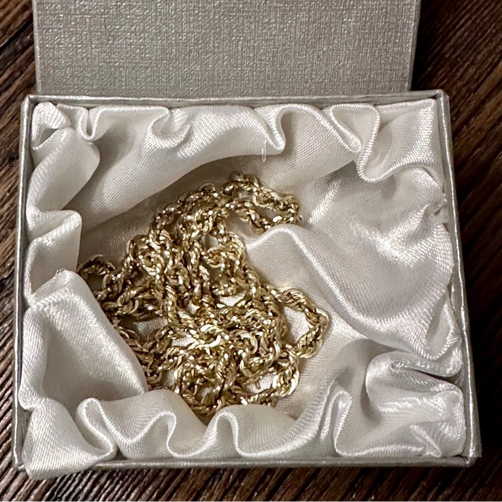 24 inch Gold Rope Chain - Picture 7 of 8